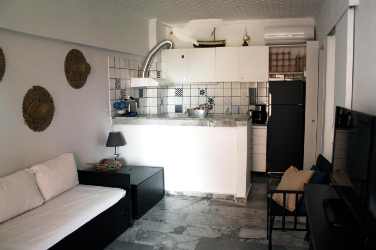 Beachfront Garden Apartment- Atlas Complex Loutraki  Exterior photo
